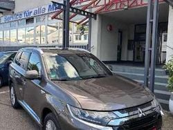 Granitbraun Gebraucht 2020 Mitsubishi Outlander P-HEV Top SUV | 17.490 € (Superpreis)