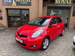 Rot Gebraucht 2011 Toyota Yaris Edition Limousine | 4.800 € (Fairer Preis)