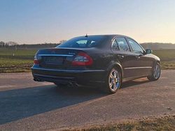 Schwarz Gebraucht 2009 Mercedes E320 Avantgarde Limousine | 10.299 €
