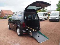 Deep black perleffekt Gebraucht 2020 VW Caddy Highline Van / Kleinbus | 33.890 €