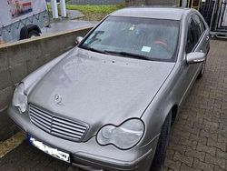 Gold Gebraucht 2003 Mercedes C320 Elegance Limousine | 4.000 € (Etwas zu teuer)