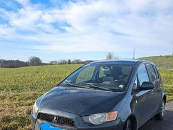 Grau Gebraucht 2009 Mitsubishi Colt Inform Limousine | 3.000 € (Guter Preis)