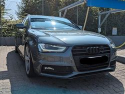 Grau Gebraucht 2013 Audi A4 S-Line Kombi | 18.490 €