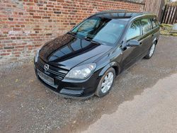 Schwarz Gebraucht 2005 Opel Astra Kombi | 2.700 € (Teuer)