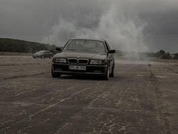 Schwarz Gebraucht 1998 BMW 740 Basis Limousine | 16.990 €