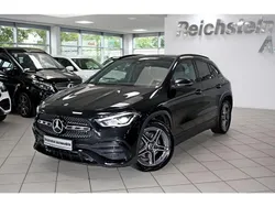 Kosmoschwarz (metallic) Gebraucht 2023 Mercedes GLA220 AMG SUV | 41.500 € (Guter Preis)