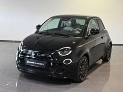 Schwarz onyx schwarz Gebraucht 2023 Fiat 500e La Prima Limousine | 21.750 € (Fairer Preis)