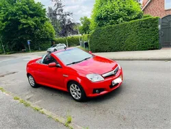 Rot Gebraucht 2007 Opel Tigra Cabrio | 1.750 € (Guter Preis)