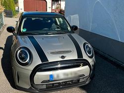 Silber Gebraucht 2023 Mini Cooper SE Kleinwagen | 19.500 €