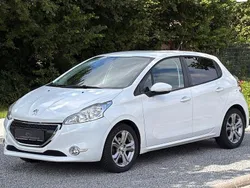 Weiß Gebraucht 2014 Peugeot 208 Active Kleinwagen | 6.590 € (Fairer Preis)