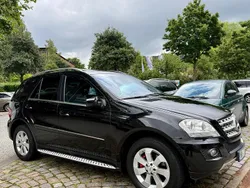 Schwarz Gebraucht 2009 Mercedes ML320 SUV | 10.900 €