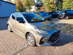 Monument bronze Gebraucht 2023 Mazda 2 Kleinwagen | 18.990 € (Fairer Preis)