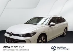 Oryxweiß perlmutteffekt Gebraucht 2024 VW Passat Business Kombi | 37.895 €
