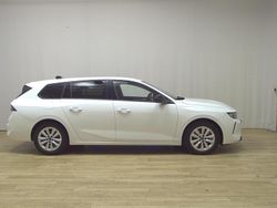Weiss Gebraucht 2023 Opel Astra Edition Kombi | 14.980 € (Guter Preis)