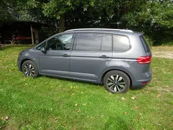 Grau Gebraucht 2023 VW Touran Move Van / Kleinbus | 32.300 € (Guter Preis)