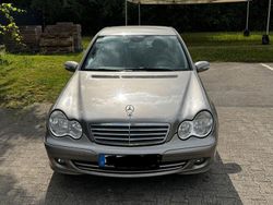Silber Gebraucht 2005 Mercedes C180 Classic Limousine | 3.450 € (Fairer Preis)