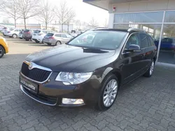 Braun Gebraucht 2013 Skoda Superb Exclusive Kombi | 16.300 €