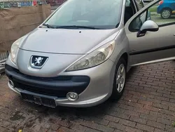 Silber Gebraucht 2009 Peugeot 207 Kleinwagen | 999 € (Guter Preis)