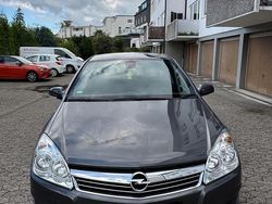 Grau Gebraucht 2009 Opel Astra Eco Limousine | 1.800 € (Superpreis)