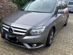 Grau Gebraucht 2014 Mercedes B180 Van / Kleinbus | 10.950 € (Fairer Preis)