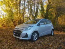 Grau Gebraucht 2019 Hyundai i10 Trend Kleinwagen | 10.500 € (Superpreis)
