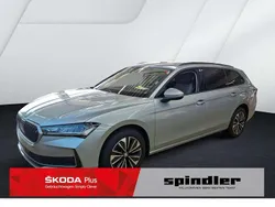 Pebble silber metallic Gebraucht 2024 Skoda Superb Selection Kombi | 35.980 € (Etwas zu teuer)
