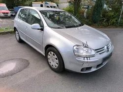 Grau Gebraucht 2005 VW Golf V Limousine | 1.300 € (Superpreis)