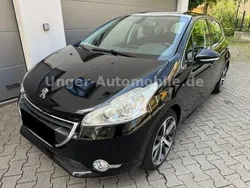 Schwarz Gebraucht 2015 Peugeot 208 Allure Kleinwagen | 7.500 € (Fairer Preis)