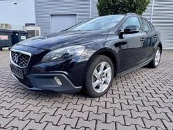 Schwarz Gebraucht 2015 Volvo V40 CC You! Kombi | 9.999 € (Fairer Preis)