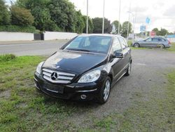 Tiefschwarz Gebraucht 2011 Mercedes B180 Van / Kleinbus | 5.900 € (Fairer Preis)