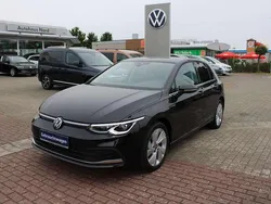 Deep black perleffekt Gebraucht 2022 VW Golf VIII Style Limousine | 23.990 € (Guter Preis)