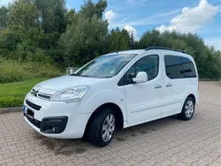 Weiß Gebraucht 2017 Citroën Berlingo PureTech Van / Kleinbus | 9.300 € (Guter Preis)