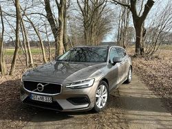 Andere farben Gebraucht 2019 Volvo V60 Momentum Kombi | 14.900 € (Etwas zu teuer)