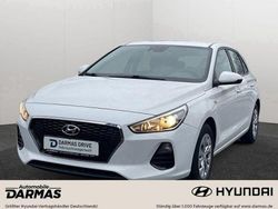 Weiß Gebraucht 2018 Hyundai i30 Pure Limousine | 9.990 € (Fairer Preis)