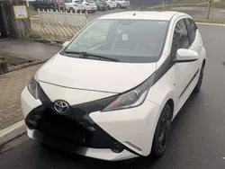Weiß Gebraucht 2015 Toyota Aygo X-clusiv Kleinwagen | 9.000 € (Fairer Preis)