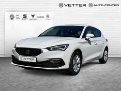 "candy" weiss Gebraucht 2022 Seat Leon Style Limousine | 17.899 € (Guter Preis)