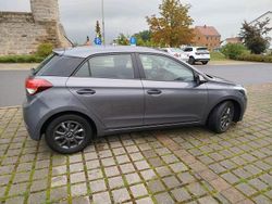 Grau Gebraucht 2017 Hyundai i20 Active Kleinwagen | 9.200 € (Fairer Preis)