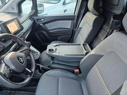 Weiß Gebraucht 2023 Renault Kangoo Rapid Advance Van / Kleinbus | 16.500 € (Superpreis)