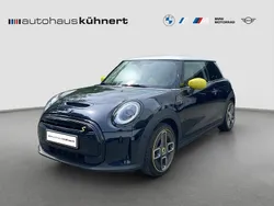 Mini yours enigmatic black met Gebraucht 2022 Mini Cooper SE Kleinwagen | 15.845 € (Guter Preis)
