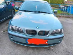 Grün Gebraucht 2001 BMW 320 Limousine | 1.800 € (Guter Preis)