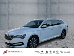 Moonweiss metallic Gebraucht 2022 Skoda Superb Style Kombi | 20.629 € (Fairer Preis)