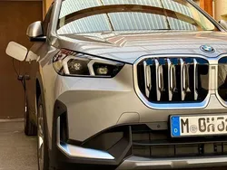 Silber Gebraucht 2023 BMW iX1 Shadowline SUV | 41.200 € (Fairer Preis)