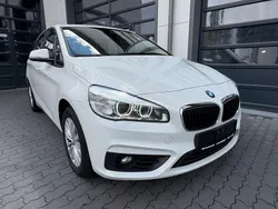 Weiß Gebraucht 2017 BMW 216 Active Tourer Advantage Van / Kleinbus | 8.900 € (Fairer Preis)