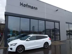Weiß Gebraucht 2021 Ford Focus ST-Line Kombi | 14.450 € (Etwas zu teuer)