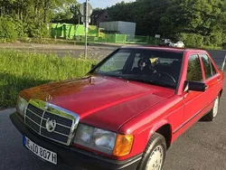 Rot Gebraucht 1987 Mercedes 190 Limousine | 8.999 €
