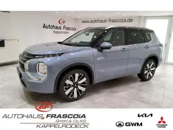Grau Neu 2025 Mitsubishi Outlander P-HEV Top SUV | 57.990 € (Teuer)