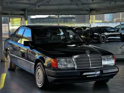Schwarz Gebraucht 1989 Mercedes E230 Limousine | 7.999 €