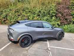 Grau Gebraucht 2023 Ford Mustang Mach-E GT SUV | 46.460 € (Guter Preis)