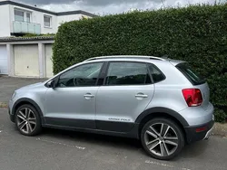 Silber Gebraucht 2010 VW Polo Cross Kleinwagen | 6.750 € (Guter Preis)