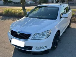 Weiß Gebraucht 2009 Skoda Octavia Elegance Kombi | 6.800 € (Teuer)